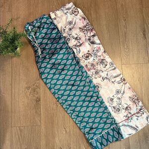 ((2 PAIR)) VICTORIAS SECRET WIDE LEG SATIN PAJAMA PANTS SIZE SMALL